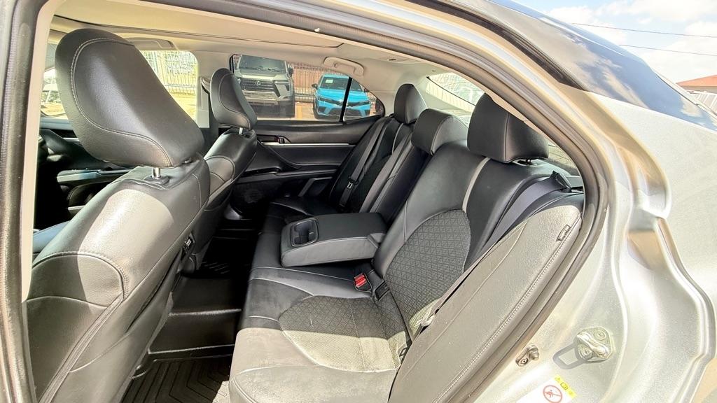 Toyota Camry XLE V6 2018