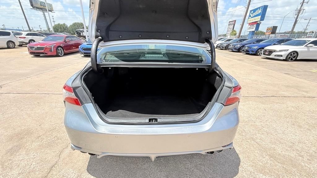 Toyota Camry XLE V6 2018