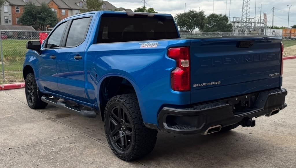 Chevrolet Silverado 1500 4WD Crew Cab 147" Custom Trail Boss 2022