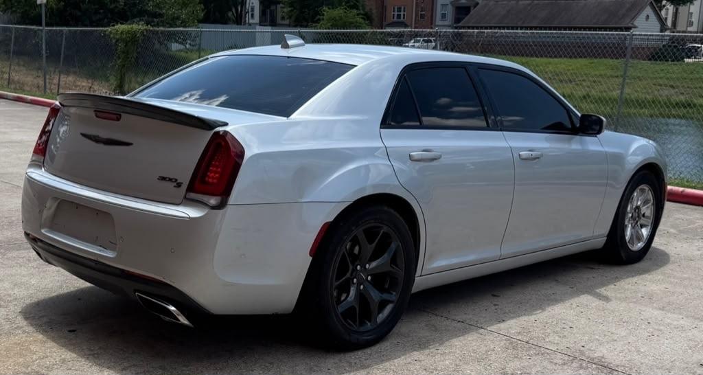 Chrysler 300 300S RWD 2021