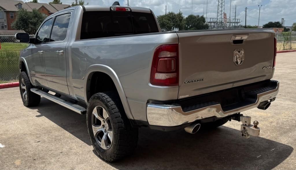 RAM 1500 Laramie 4x4 Crew Cab 6'4" Box 2019