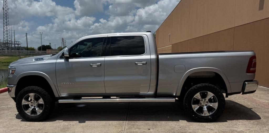 RAM 1500 Laramie 4x4 Crew Cab 6'4" Box 2019
