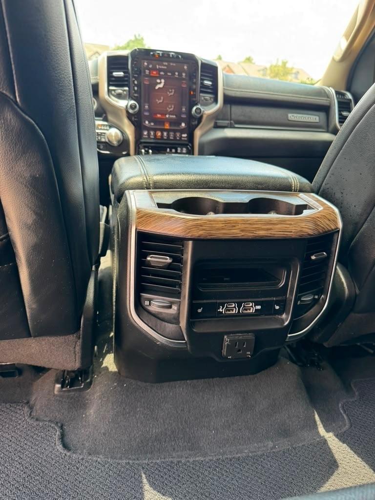 RAM 1500 Laramie 4x4 Crew Cab 6'4" Box 2019