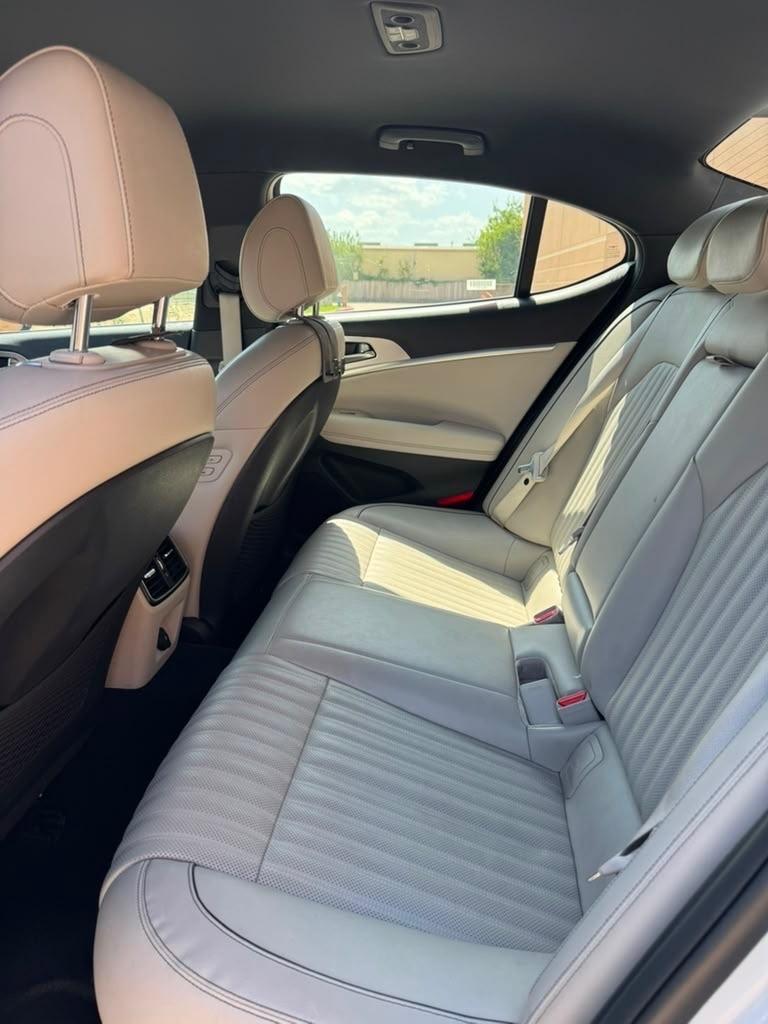 Genesis G70 3.3T RWD 2022