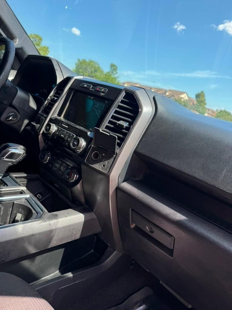 Ford F-150 Lariat 2WD SuperCrew 5.5' Box 2017
