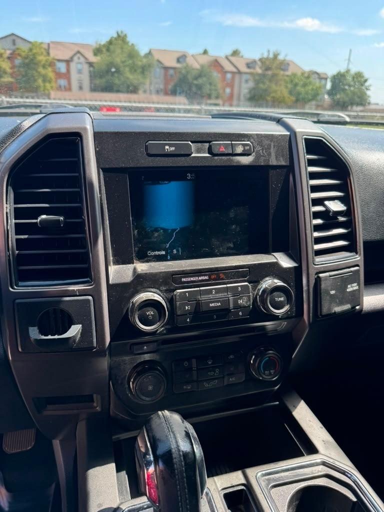 Ford F-150 Lariat 2WD SuperCrew 5.5' Box 2017