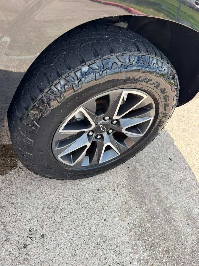 Chevrolet Tahoe 4WD 4dr Z71 2021