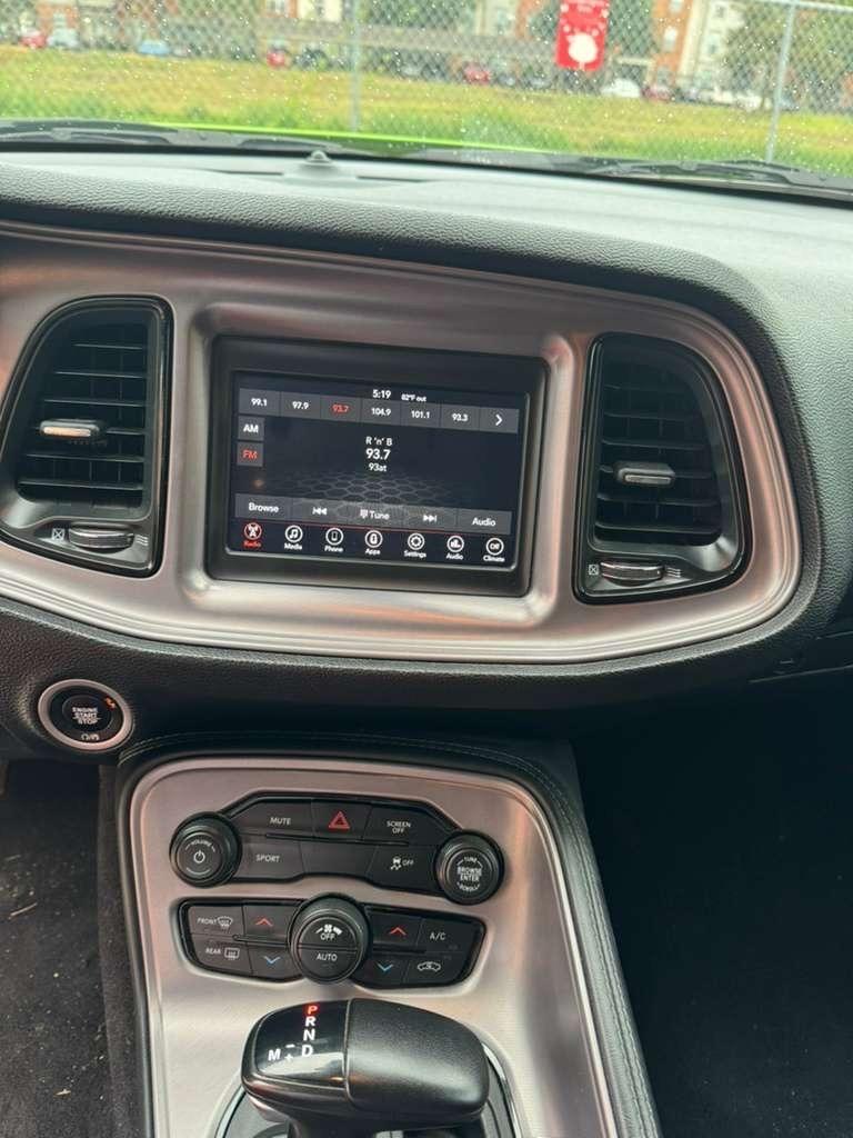 Dodge Challenger SXT RWD 2023