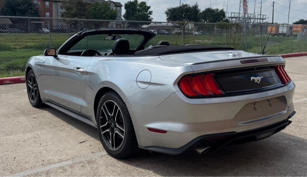 Ford Mustang EcoBoost Convertible 2020