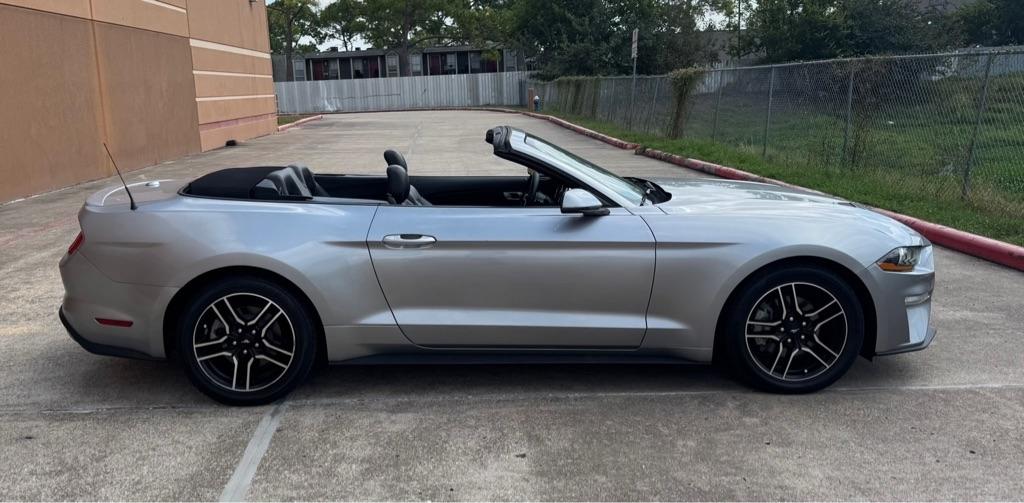 Ford Mustang EcoBoost Convertible 2020