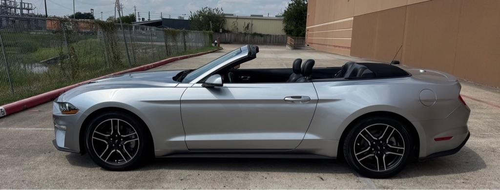 Ford Mustang EcoBoost Convertible 2020