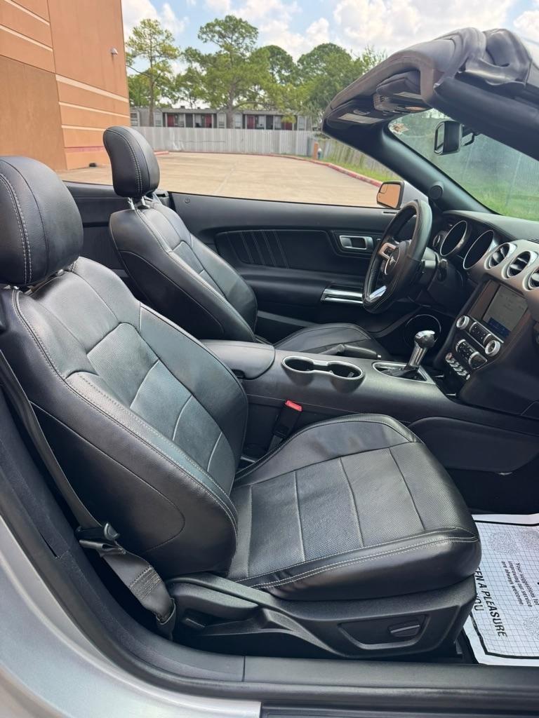 Ford Mustang EcoBoost Convertible 2020