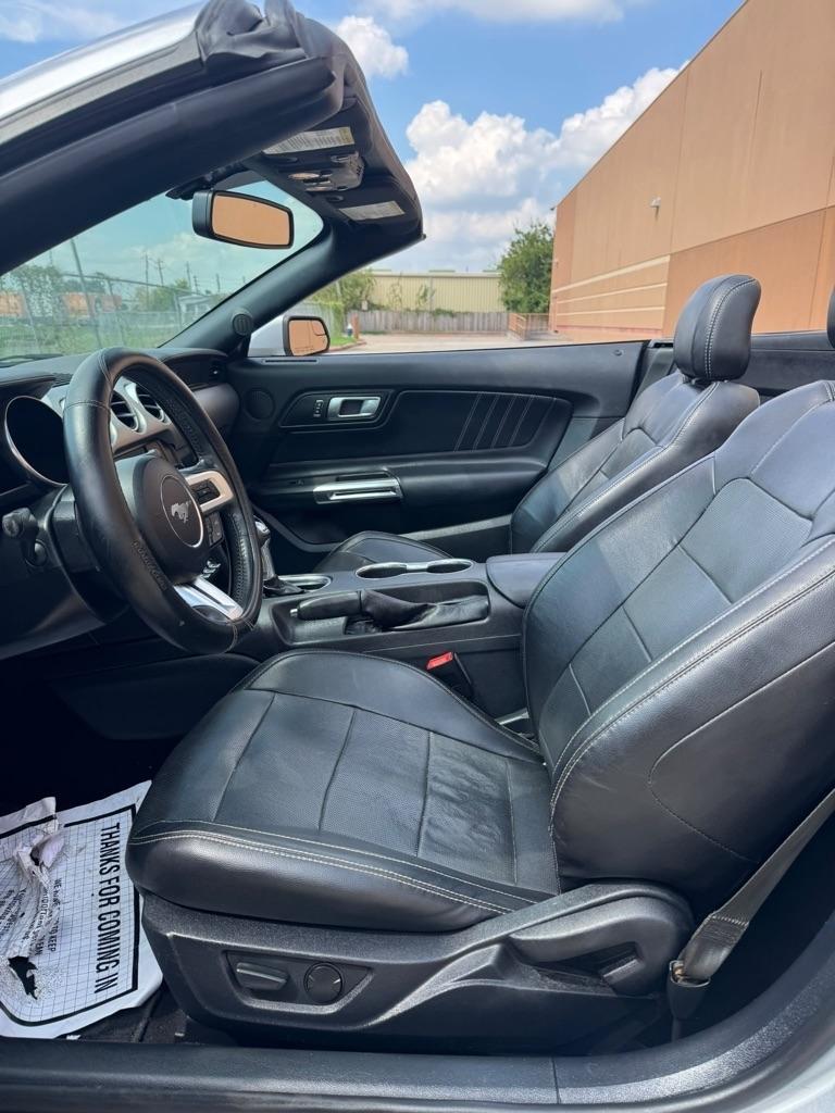 Ford Mustang EcoBoost Convertible 2020