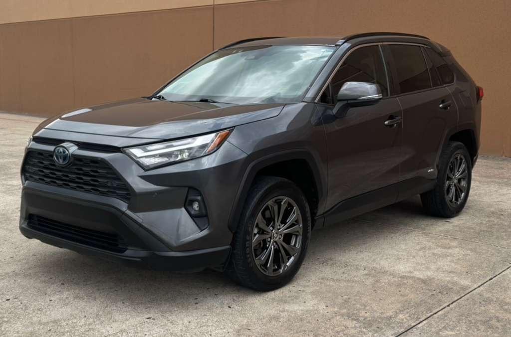 Toyota RAV4 Hybrid XLE Premium AWD (Natl) 2022