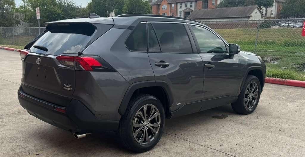 Toyota RAV4 Hybrid XLE Premium AWD (Natl) 2022