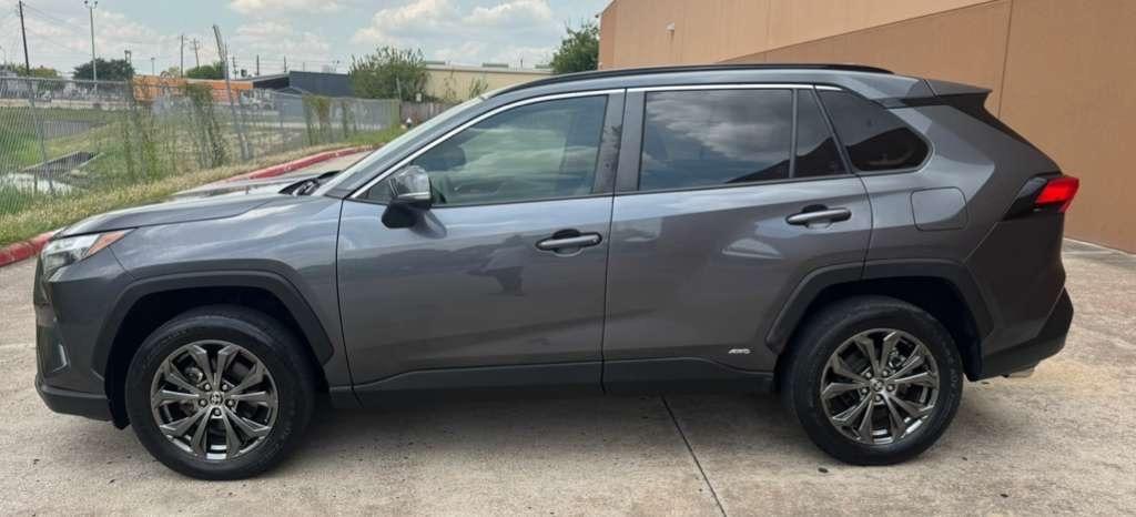 Toyota RAV4 Hybrid XLE Premium AWD (Natl) 2022