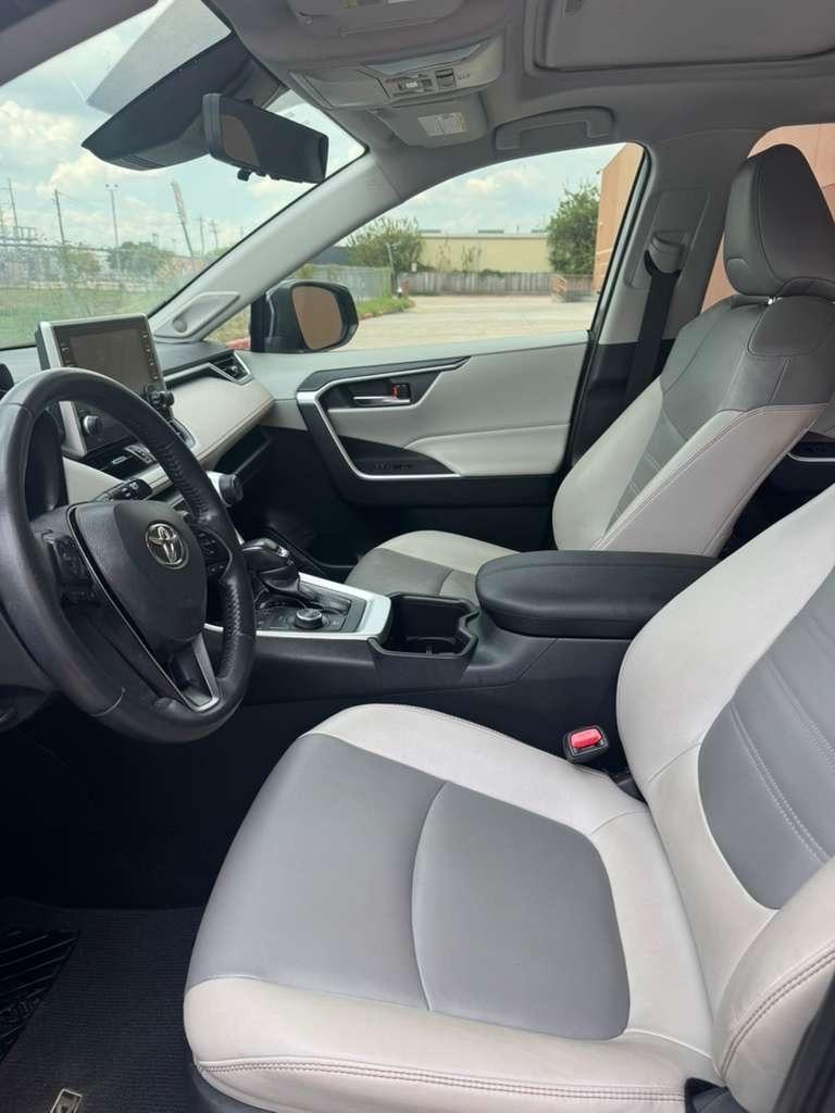 Toyota RAV4 Hybrid XLE Premium AWD (Natl) 2022