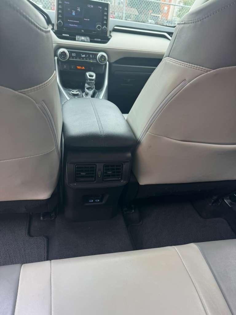 Toyota RAV4 Hybrid XLE Premium AWD (Natl) 2022