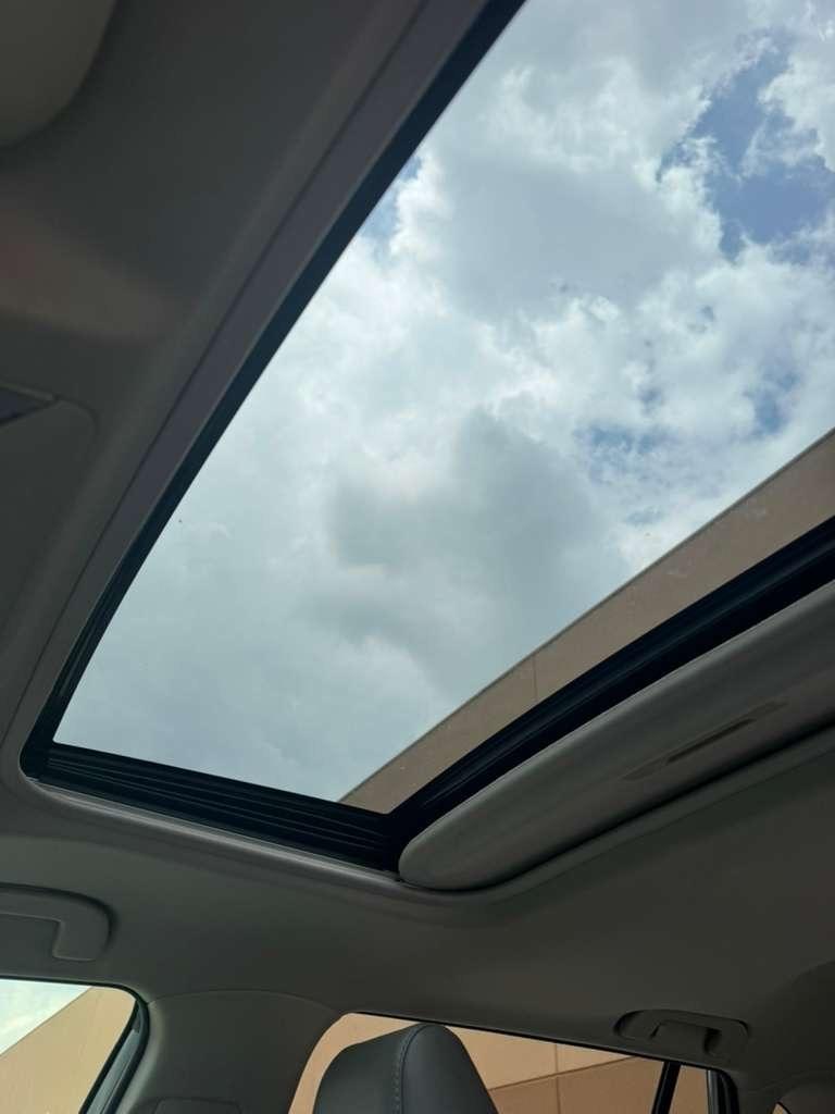Toyota RAV4 Hybrid XLE Premium AWD (Natl) 2022