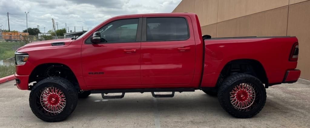 RAM 1500 Lone Star 4x4 Crew Cab 5'7" Box 2021