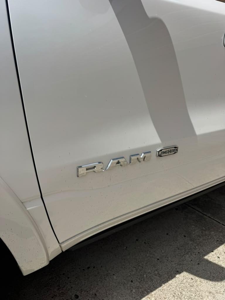 RAM 1500 Longhorn 4x4 Crew Cab 5'7" Box 2021