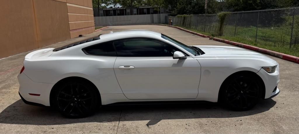 Ford Mustang 2dr Fastback EcoBoost 2016