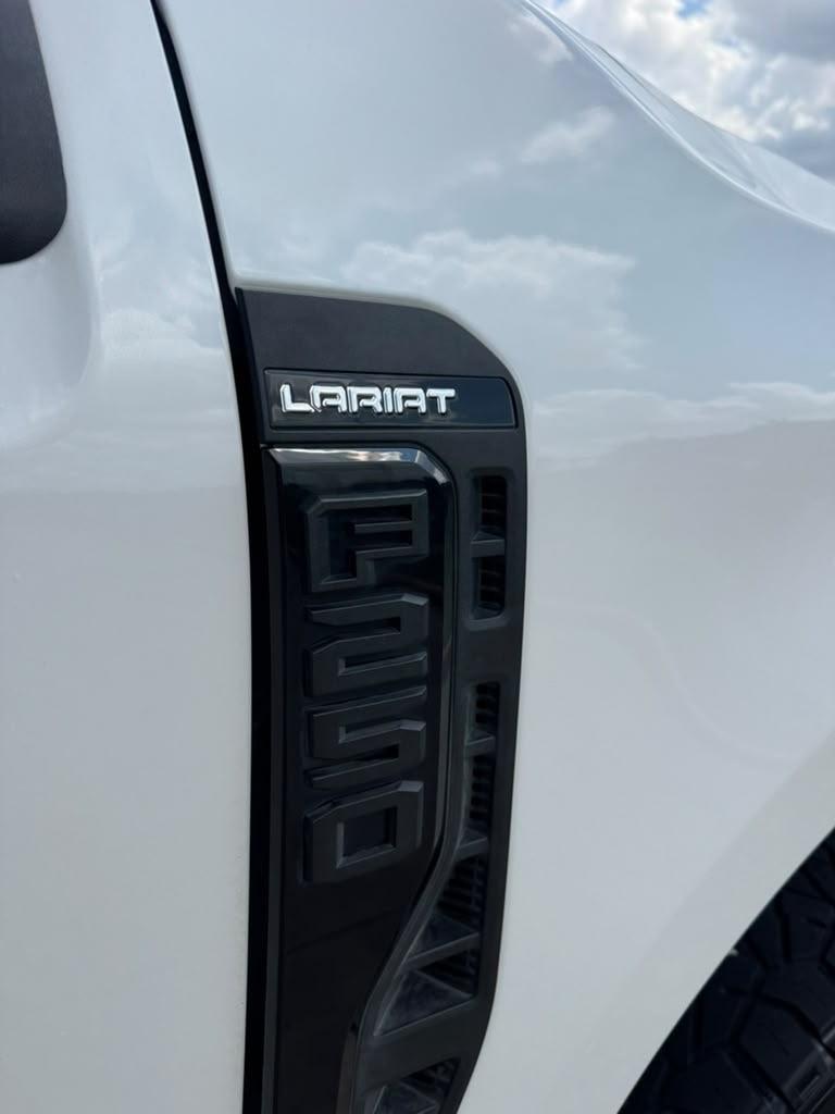 Ford Super Duty F-250 SRW King Ranch 4WD Crew Cab 8' Box 2024