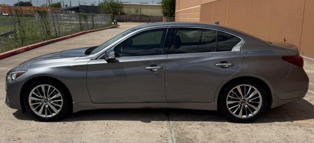 Infiniti Q50 3.0t LUXE RWD 2021