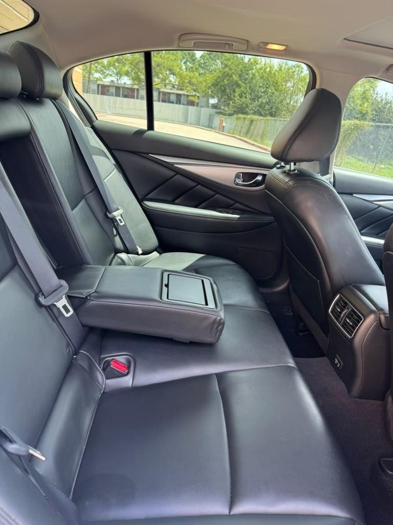 Infiniti Q50 3.0t LUXE RWD 2021