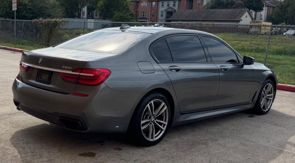 BMW 7 Series 4dr Sdn 750i xDrive AWD 2016