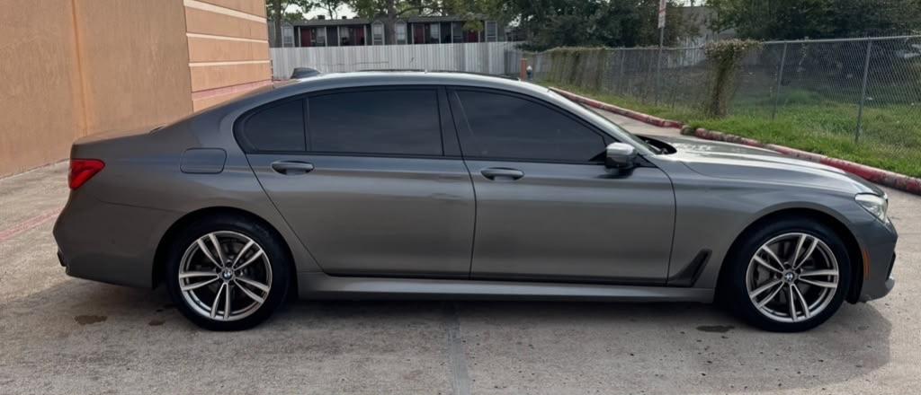 BMW 7 Series 4dr Sdn 750i xDrive AWD 2016