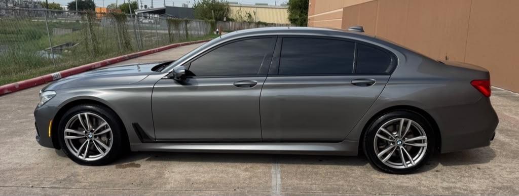 BMW 7 Series 4dr Sdn 750i xDrive AWD 2016