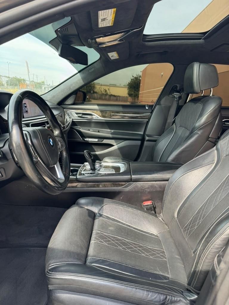 BMW 7 Series 4dr Sdn 750i xDrive AWD 2016