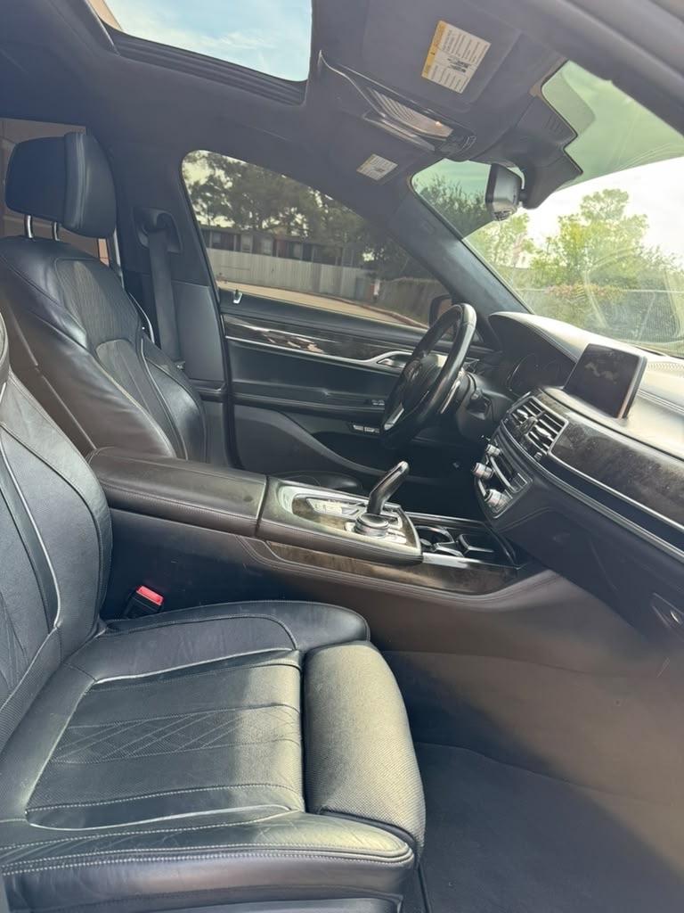 BMW 7 Series 4dr Sdn 750i xDrive AWD 2016