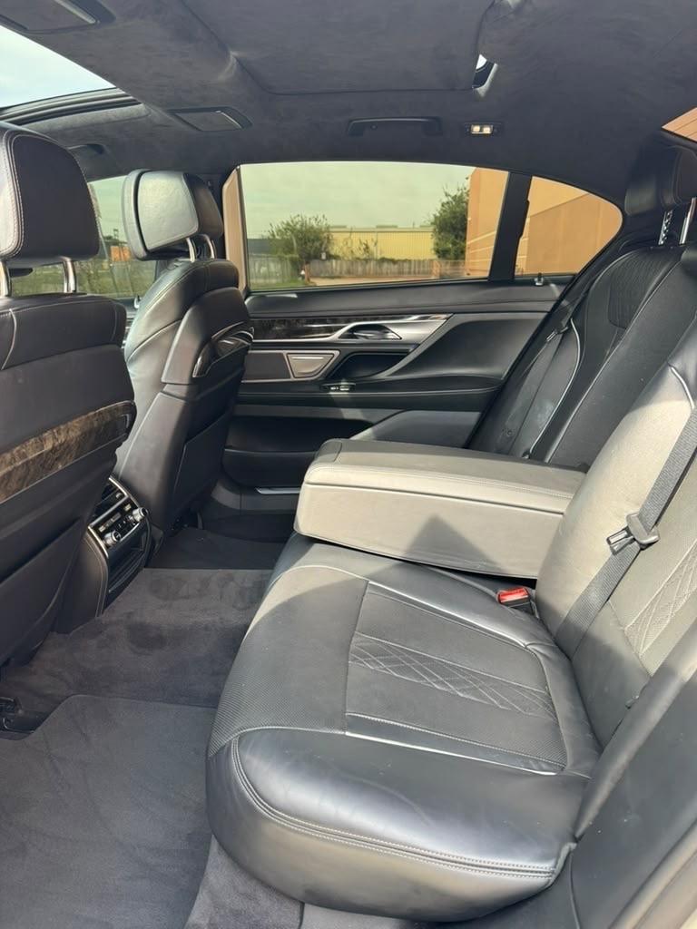 BMW 7 Series 4dr Sdn 750i xDrive AWD 2016