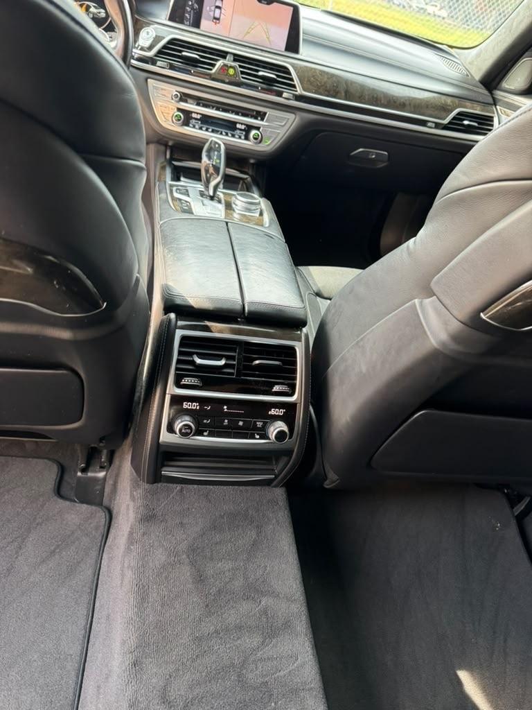 BMW 7 Series 4dr Sdn 750i xDrive AWD 2016
