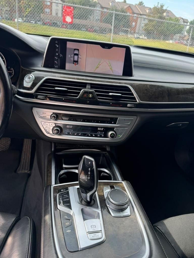 BMW 7 Series 4dr Sdn 750i xDrive AWD 2016