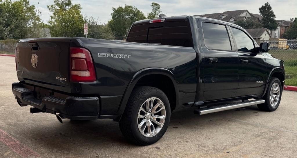 RAM 1500 Laramie 4x4 Crew Cab 6'4" Box 2020