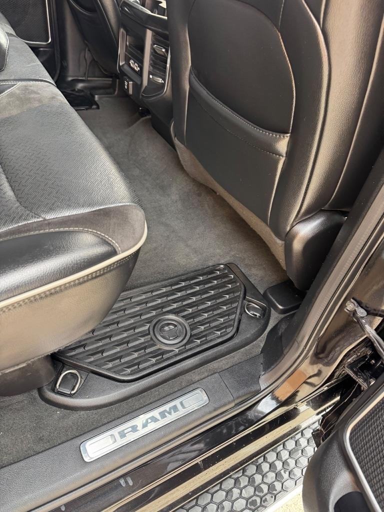 RAM 1500 Laramie 4x4 Crew Cab 6'4" Box 2020
