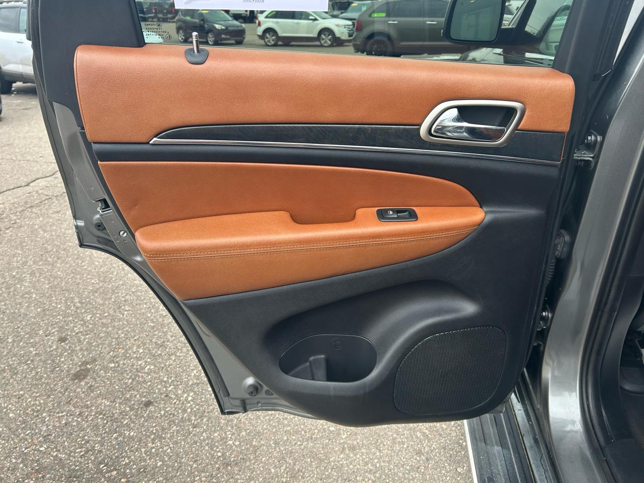 Jeep Grand Cherokee  2011