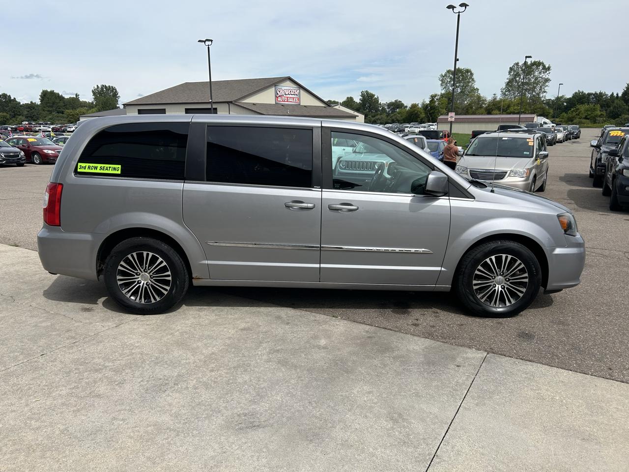 Chrysler Town & Country S 2014