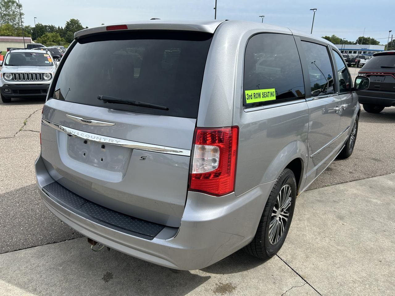 Chrysler Town & Country S 2014