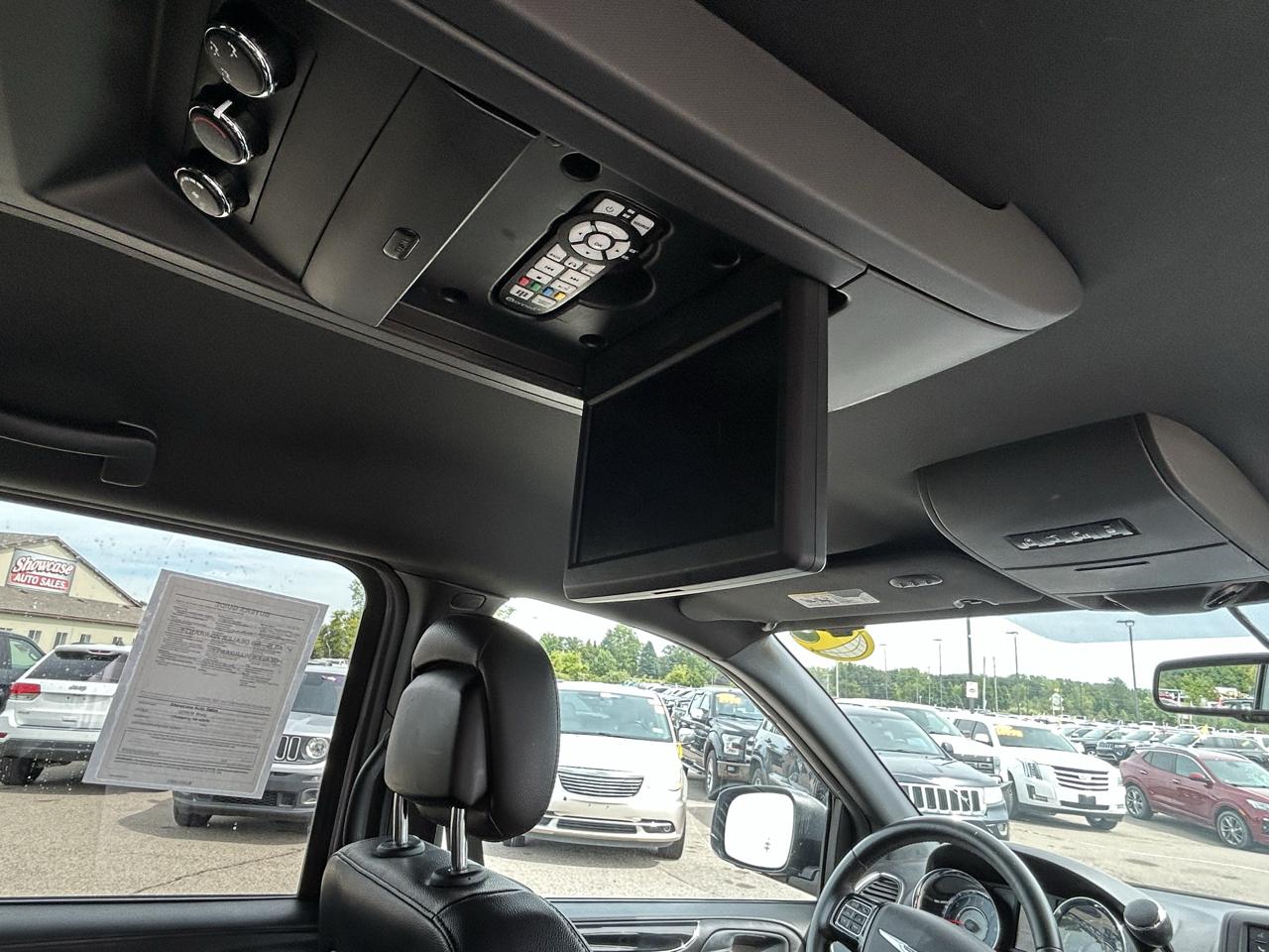 Chrysler Town & Country S 2014
