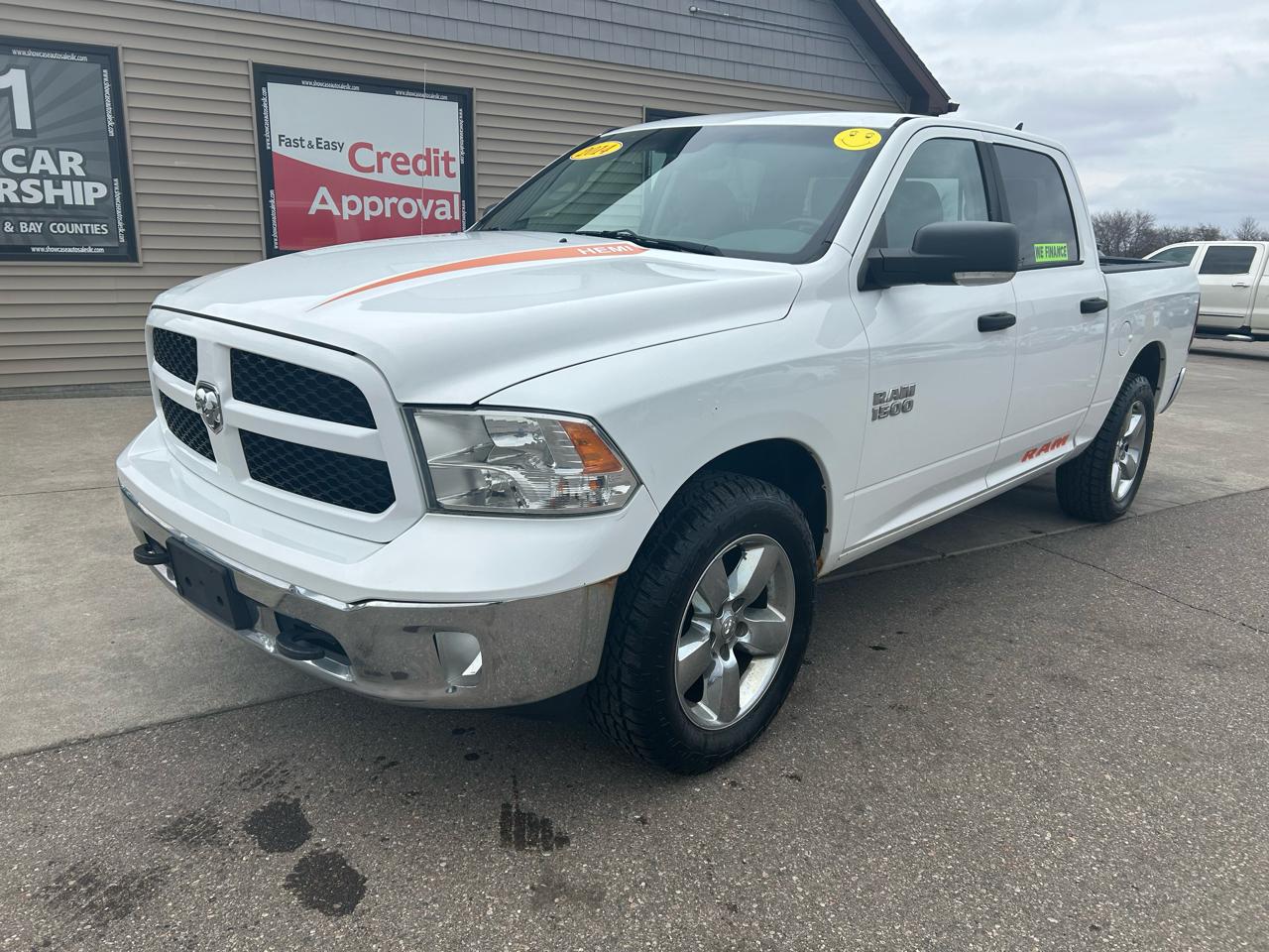 2014 RAM 1500 Outdoorsman 4x4 Crew Cab 5'7" Box