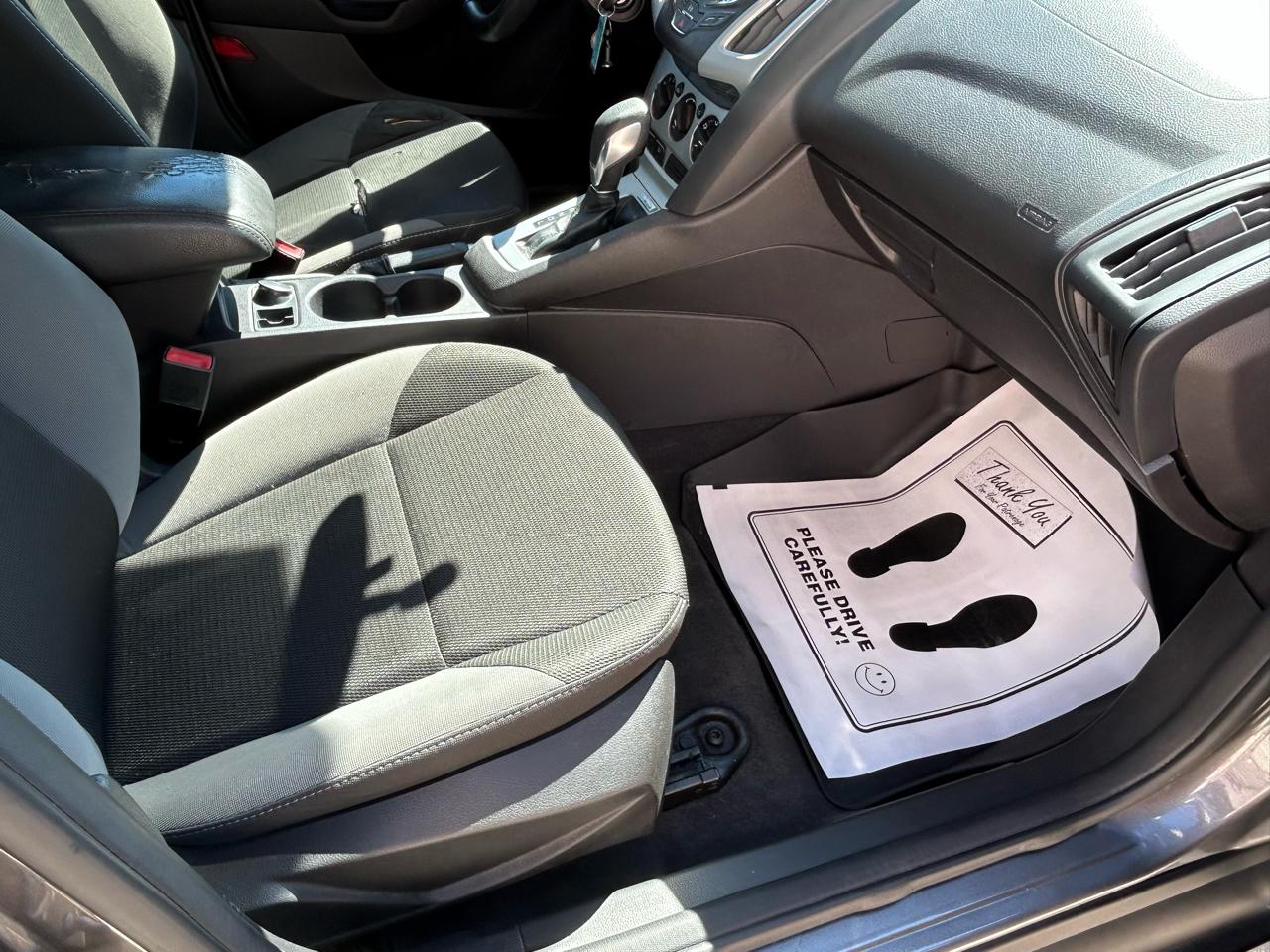 Ford Focus 4dr Sdn SE 2014