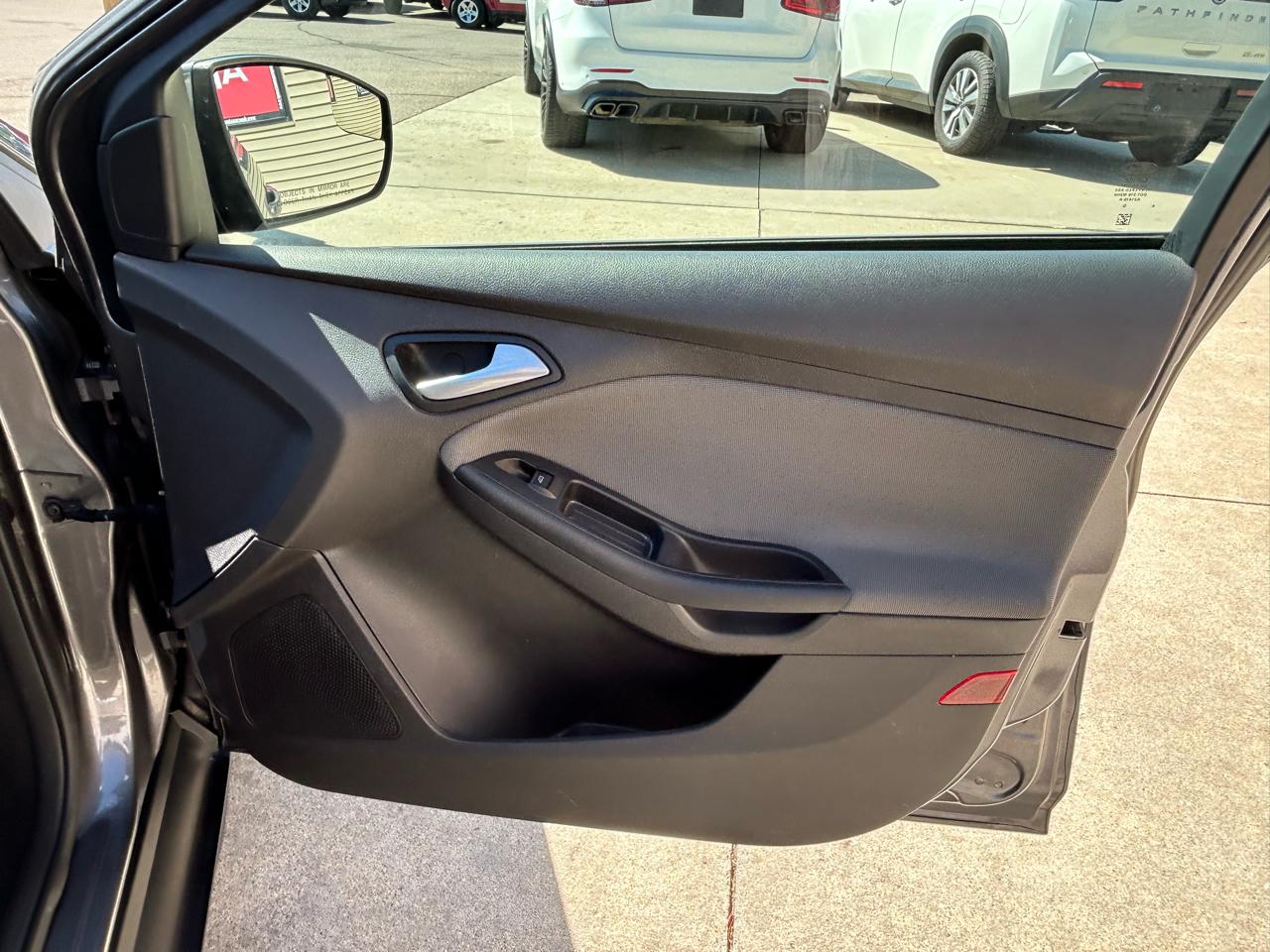 Ford Focus 4dr Sdn SE 2014