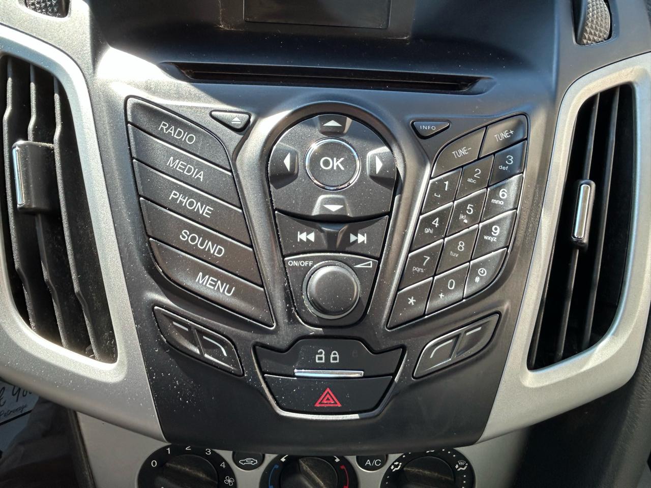 Ford Focus 4dr Sdn SE 2014