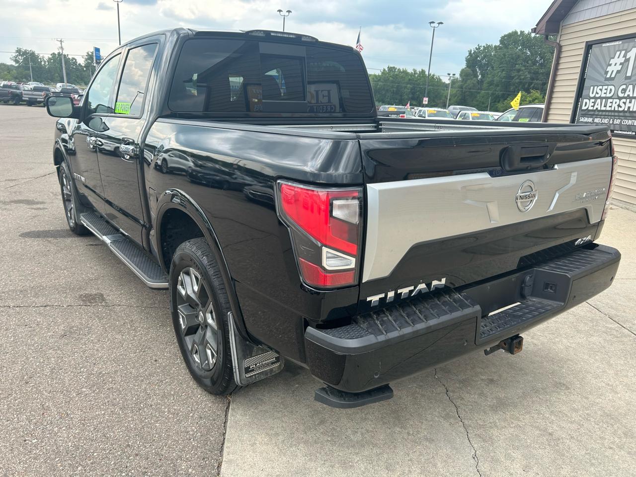 Nissan Titan  2021