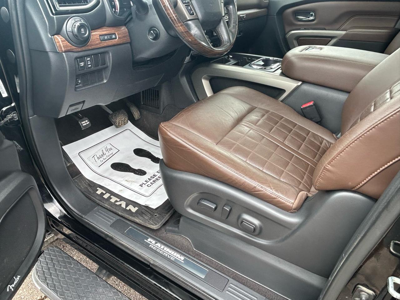 Nissan Titan  2021