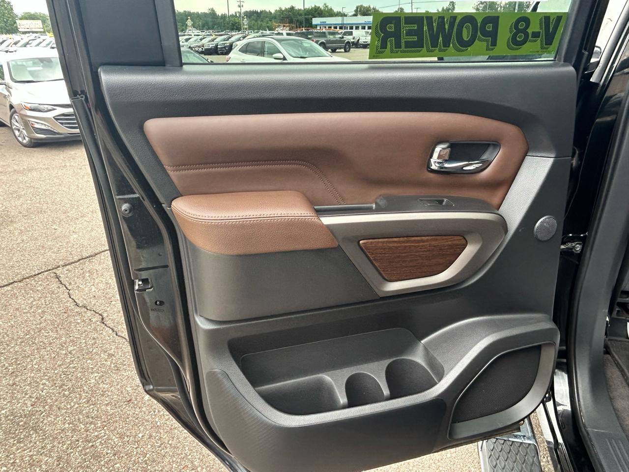 Nissan Titan  2021